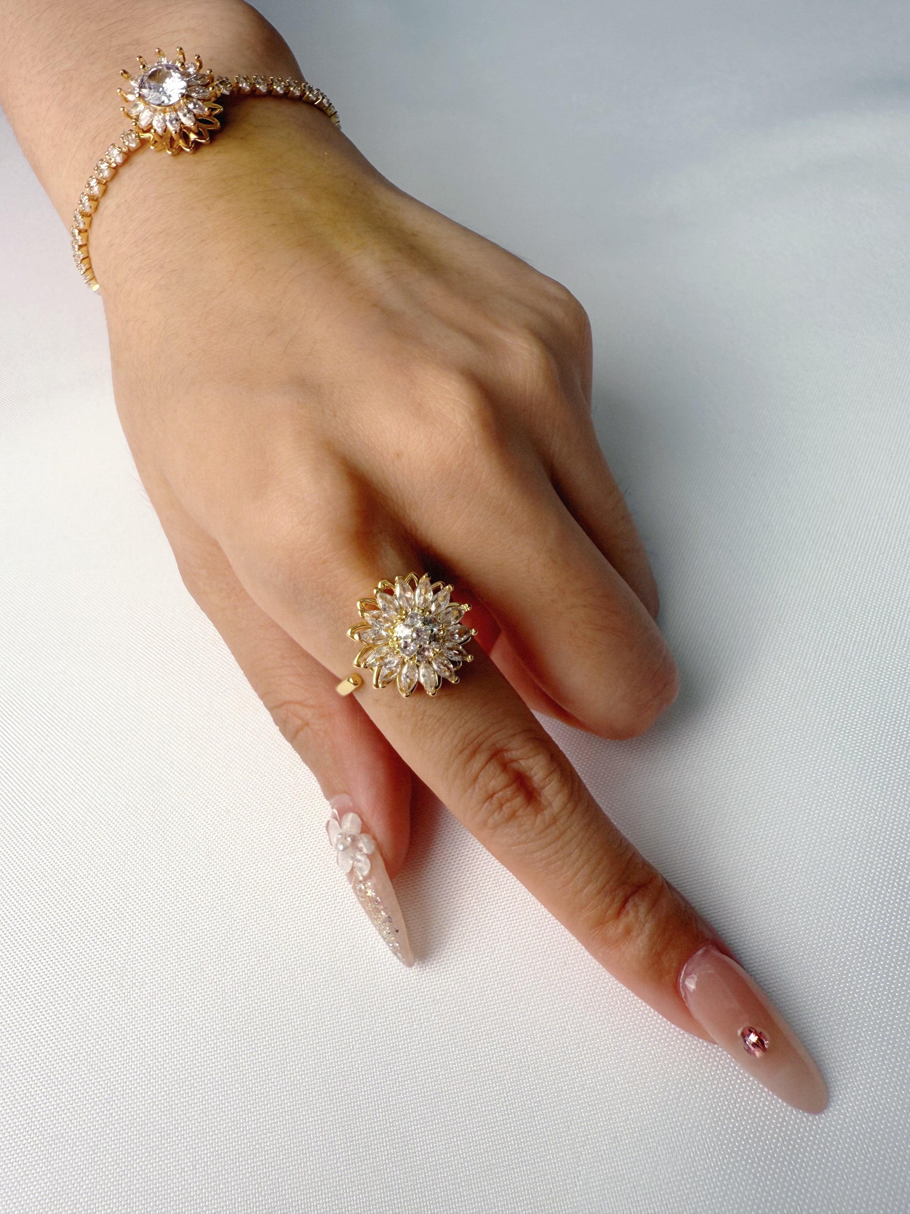 New 2025 Sunbeam Spinner Set – Gold Sunflower Fidget Ring & Bracelet|Rotating Anti-Anxiety Jewelry for Adults|Solar-Inspired Stress Relief Gift