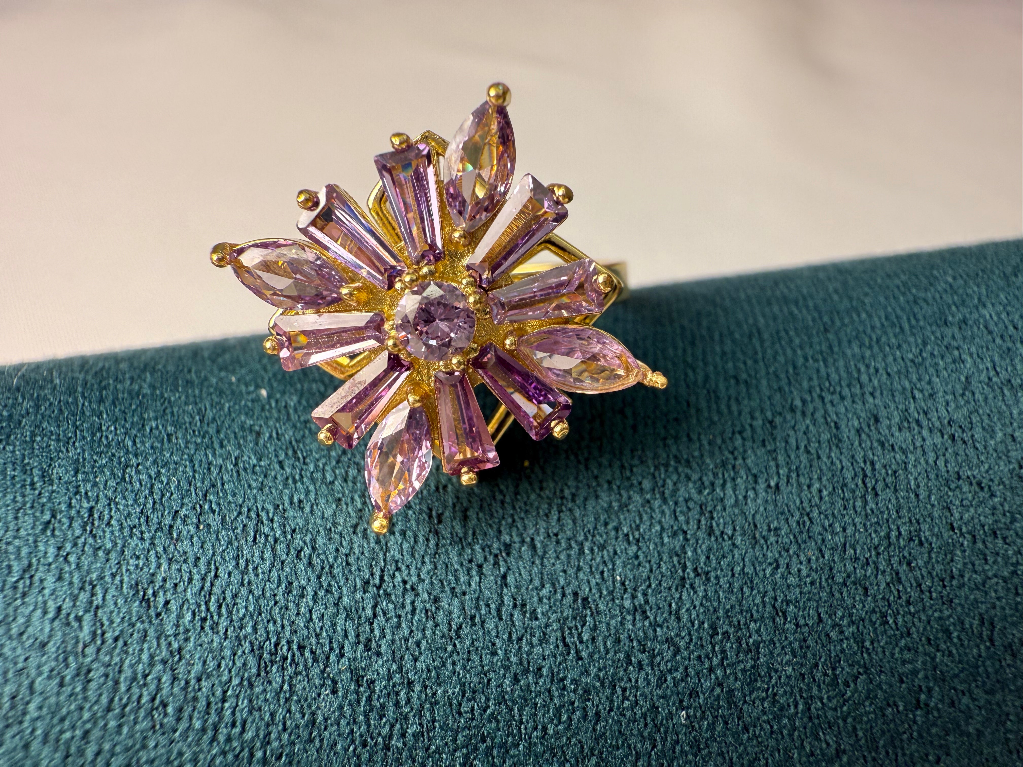 New 2025 Purple Blossom Spinner Ring – Rotating Four-Petal Fidget Ring for Anxiety Relief｜Square Floral Zirconia Design