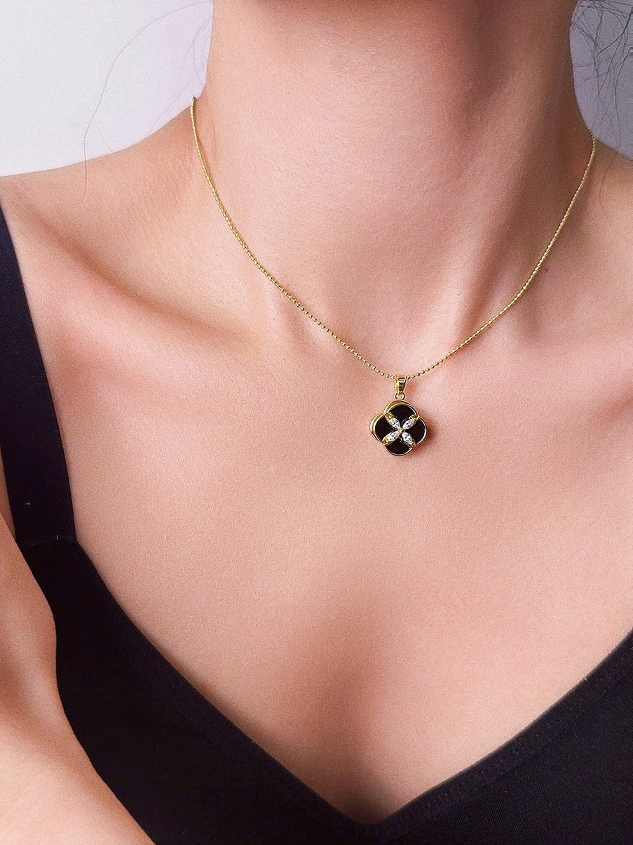 New 2025 Clover Fidget Necklace – Rotating Pendant for Anxiety Relief｜Lucky Crystal Spinner Jewelry for Women