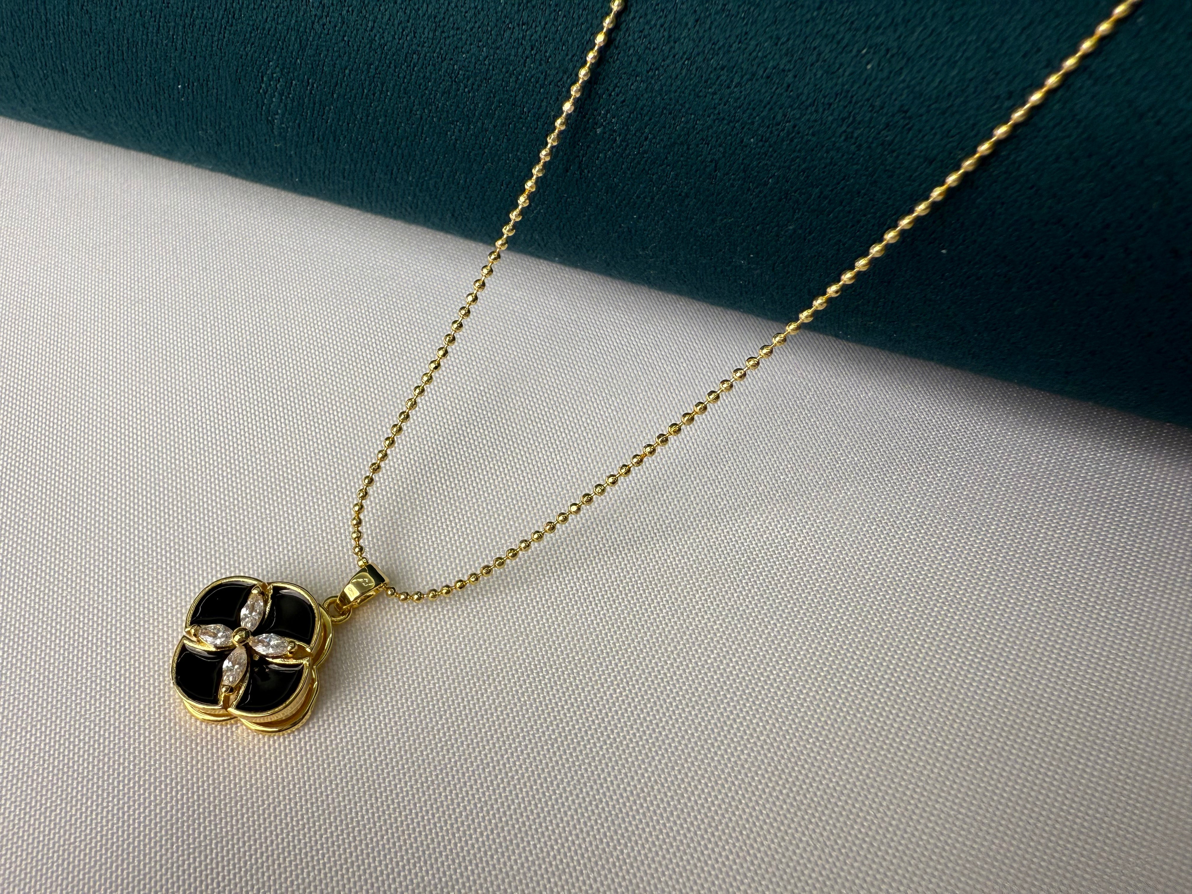 New 2025 Clover Fidget Necklace – Rotating Pendant for Anxiety Relief｜Lucky Crystal Spinner Jewelry for Women
