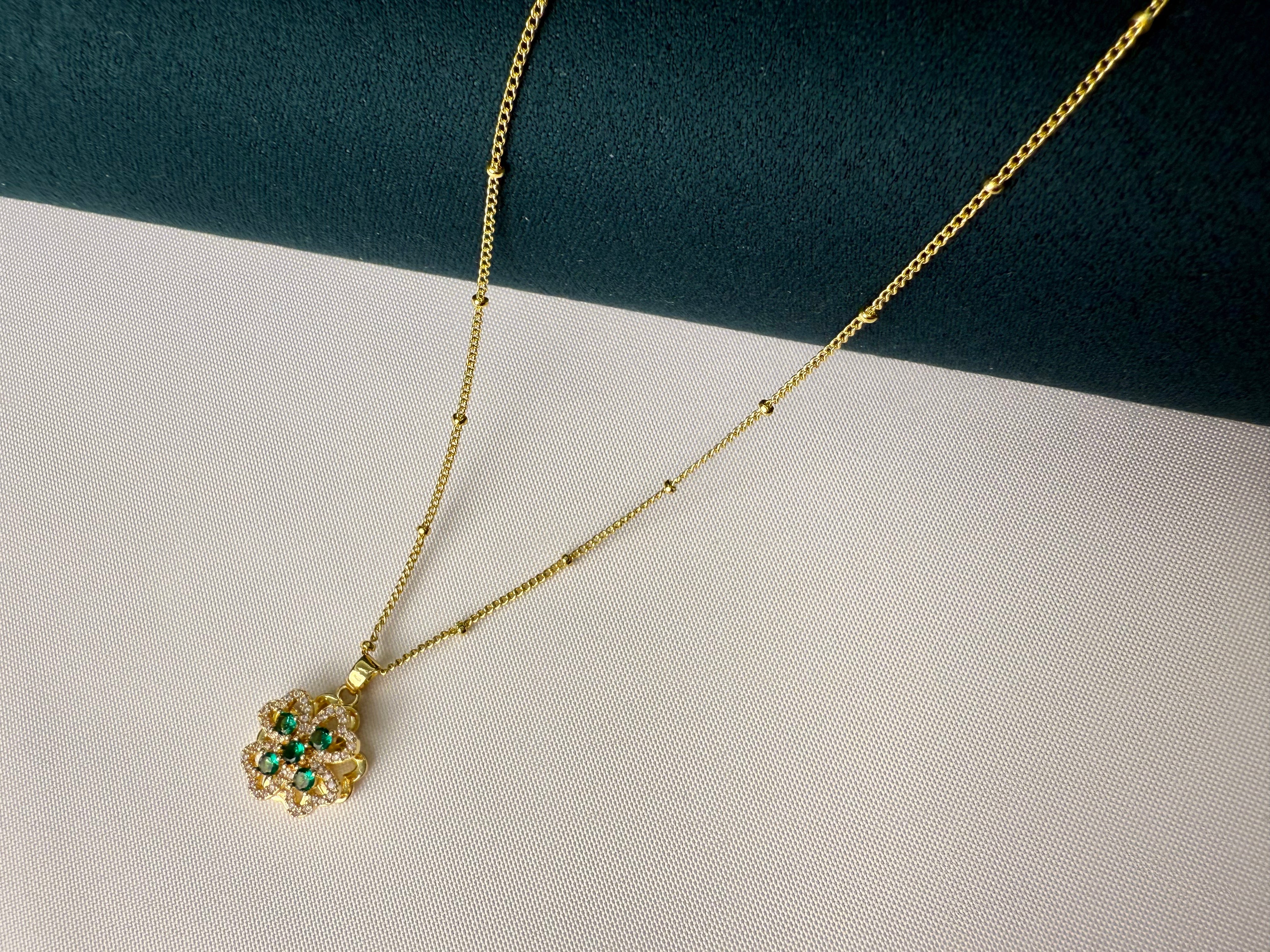 New 2025 Clover Spinner Necklace – Rotating Four-Leaf Clover with Green Zirconia｜Anti-Anxiety Fidget Jewelry for Women