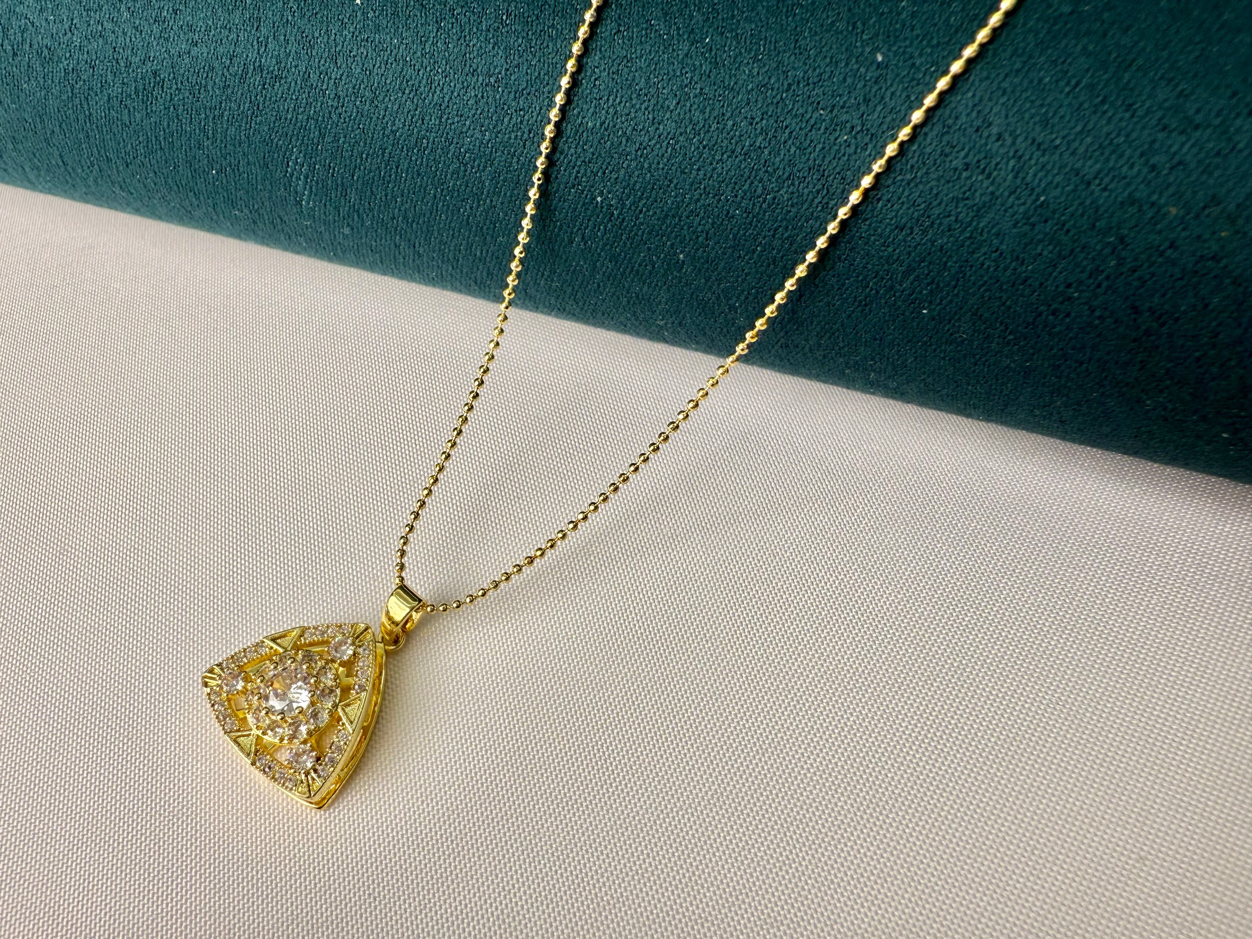 New 2025 Spinning Triangle Necklace – Minimalist Hollow Pendant with Rotating Crystal｜Geometric Anti-Anxiety Jewelry for Women