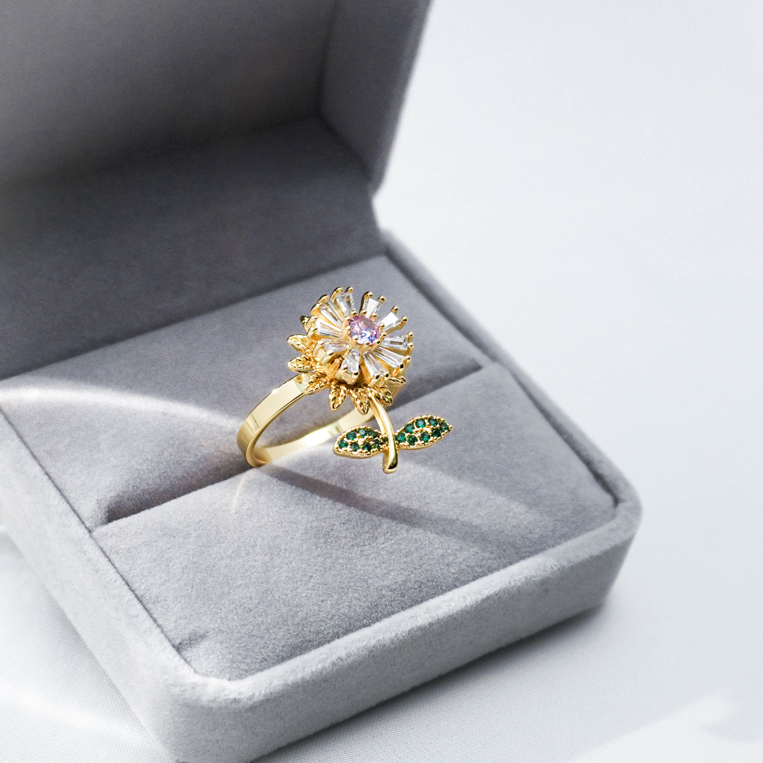 New 2025 Daisy Rings Fidget Ring Anxiety for Women Multiple Crystal Flower Plant Finger Ring Anti Stress Wedding Jewelry