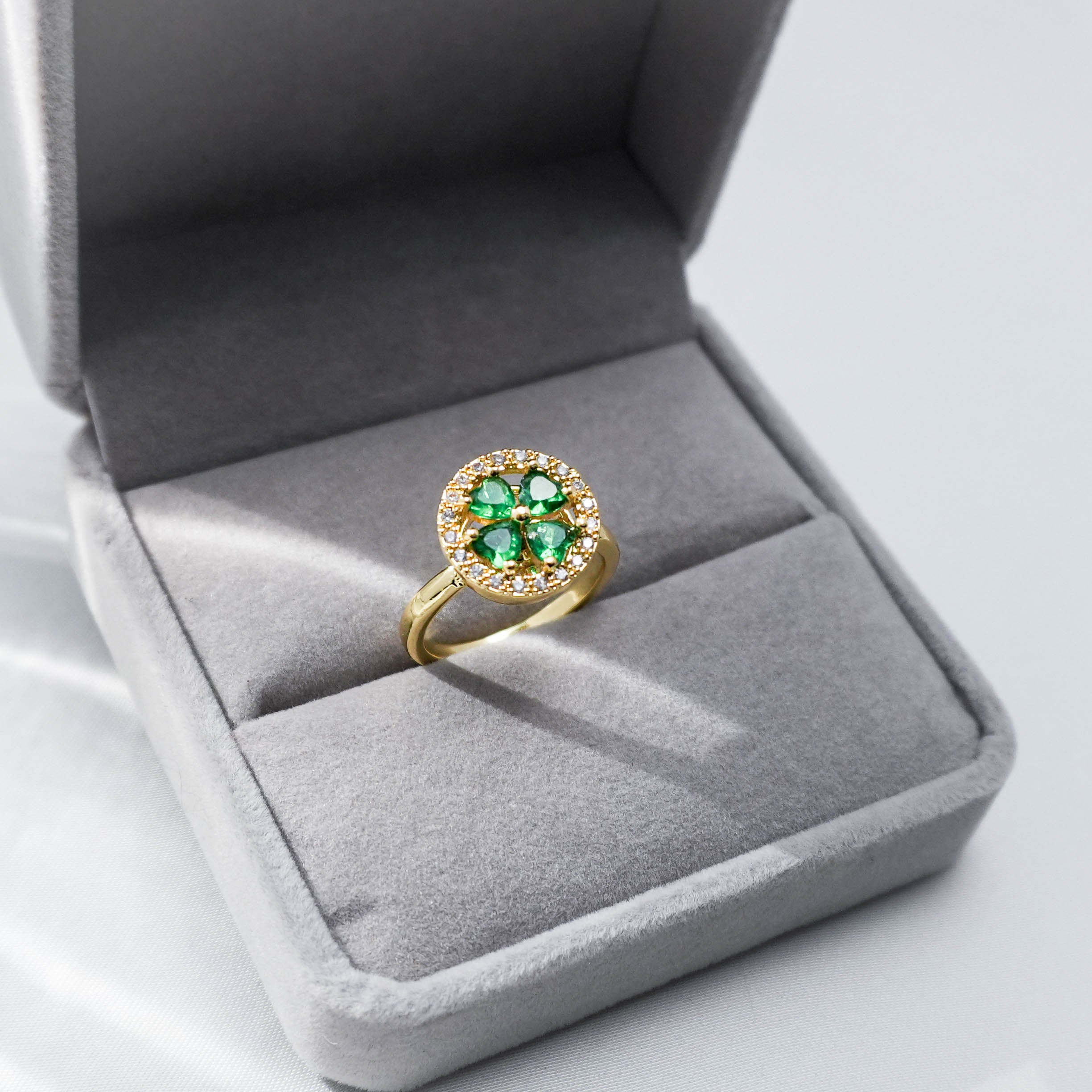New 2025 Four Leaf Clover Ring – Rotating Ring,, Adult Fidgets for Anxiety and Stress, Lucky Clover Jewelry in Gold for Women & Men