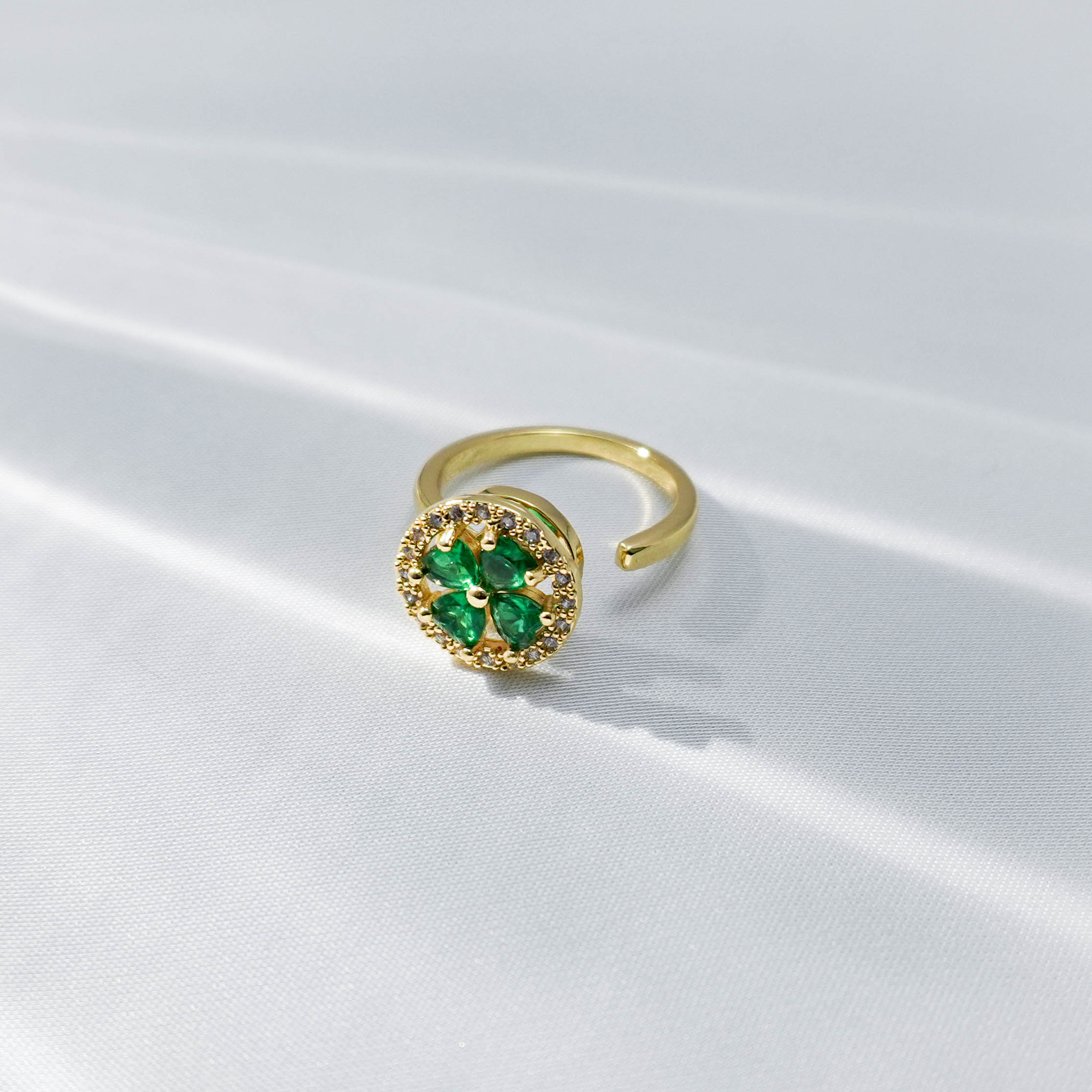 New 2025 Four Leaf Clover Ring – Rotating Ring,, Adult Fidgets for Anxiety and Stress, Lucky Clover Jewelry in Gold for Women & Men