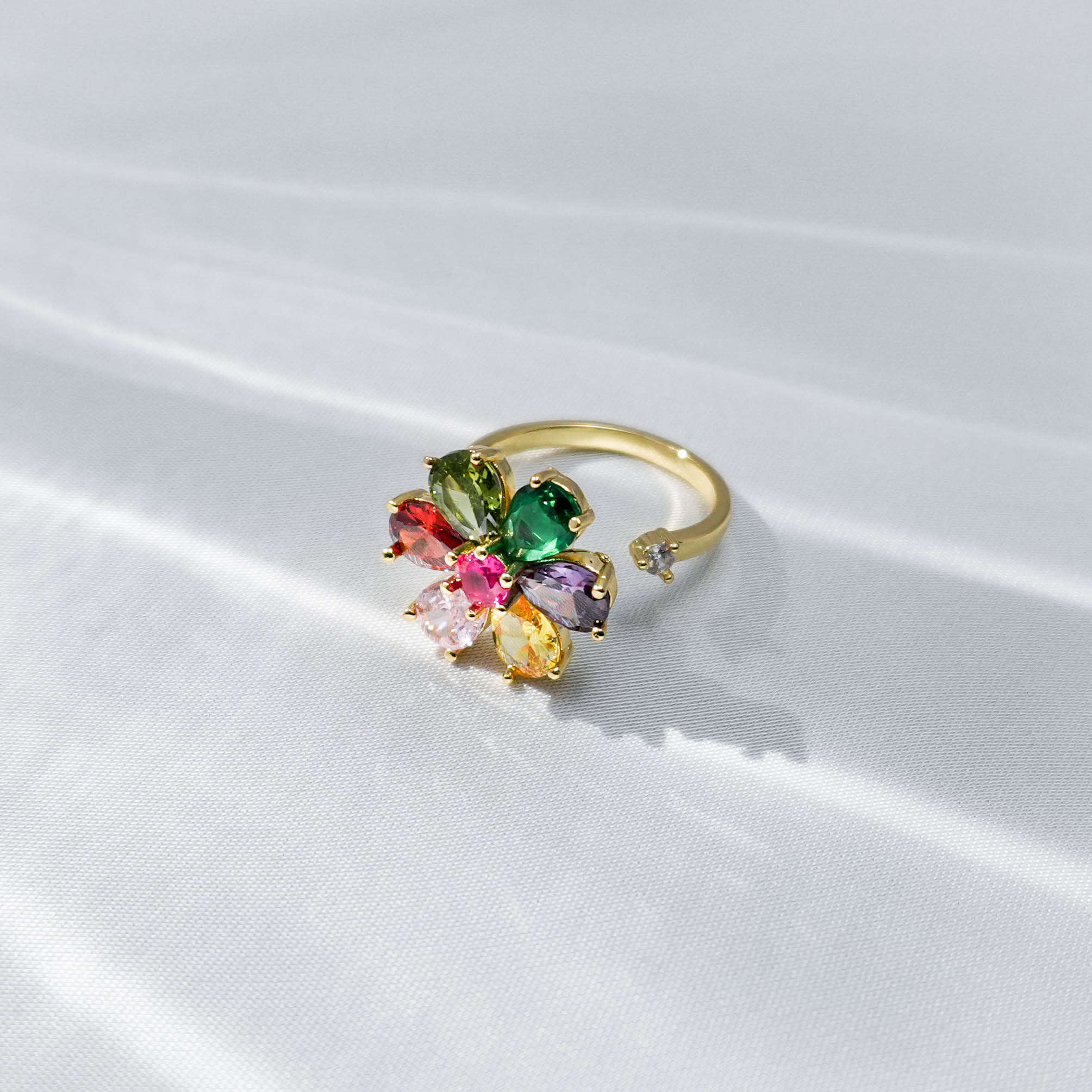 New 2025 Fashion Vintage Delicate Floral Ruby Rings For Female Temperament Inlaid Full Of Cubic Zirconia Opening Ring Party Birthday Gift Jewelry Accessories Creative