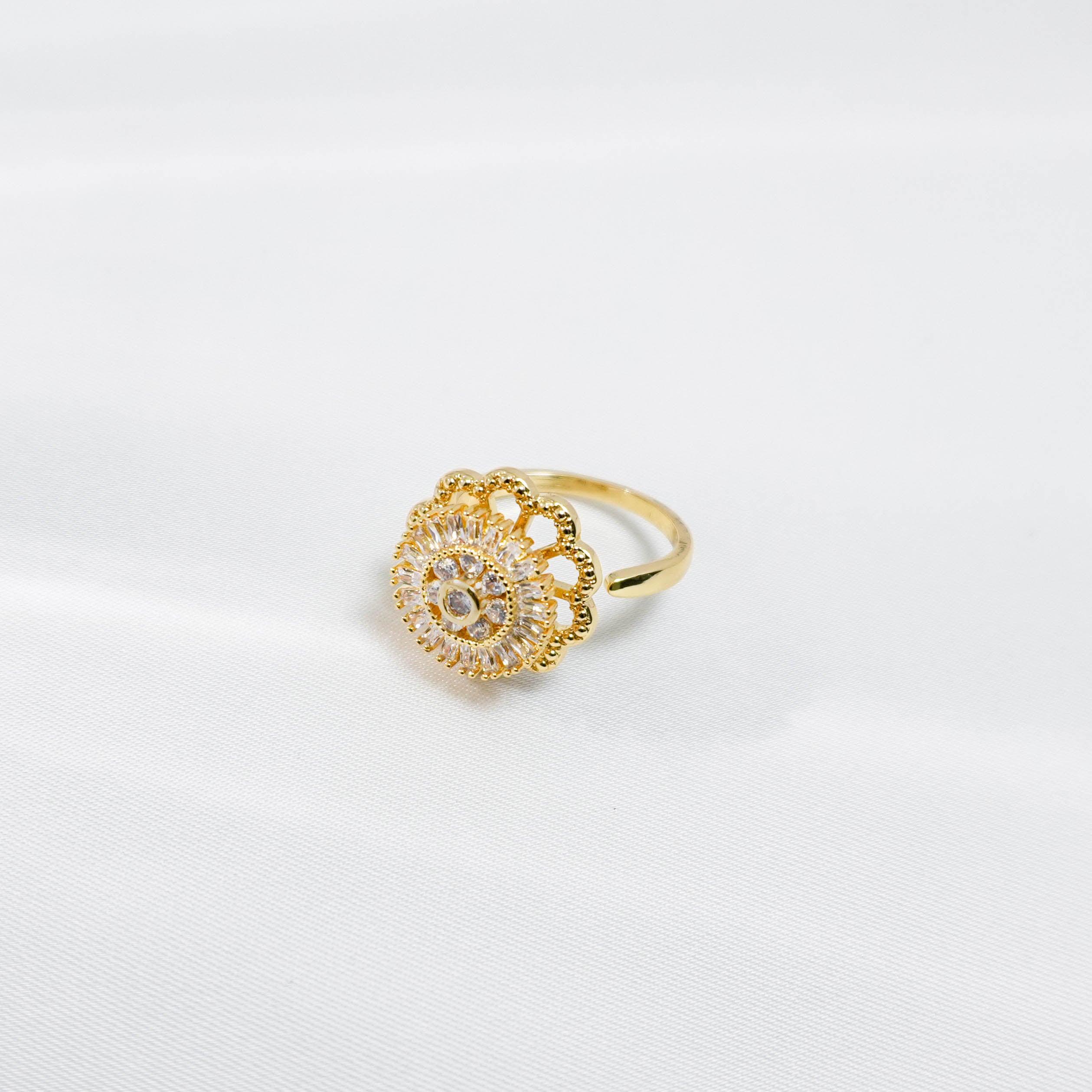 New 2025 Crystal Rings For Women Fashion Daisy Rose Sunflower Stress Fidget Spinner Ring Teens Aesthetic Gift Jewelry Accessories Creative