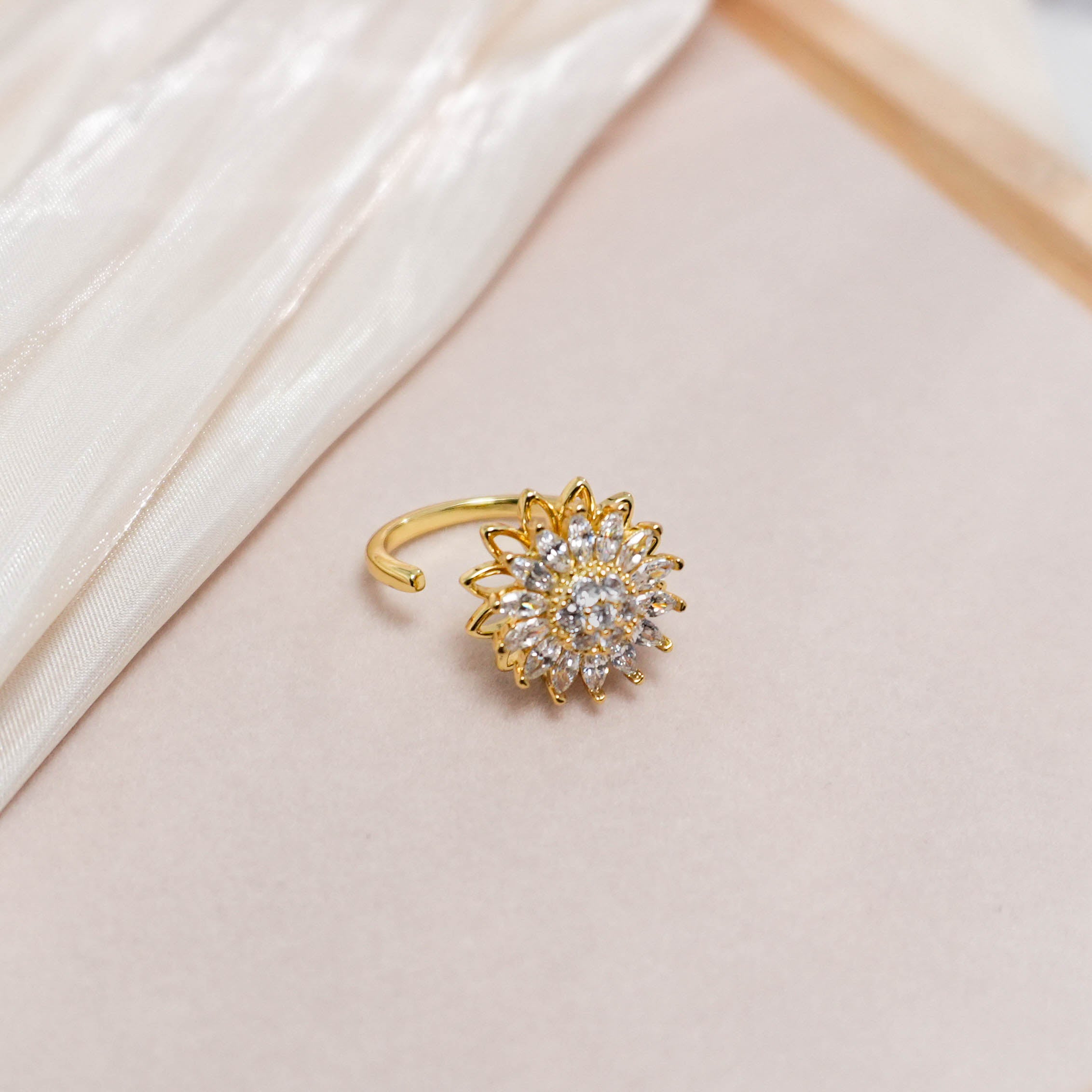 New 2025 Sunflower Fidget RingGold Anxiety  Rings Cubic Zirconia Sunflower Open Adjustable Fidget Ring Spinner Sun Ring for Men Trendy Jewelry