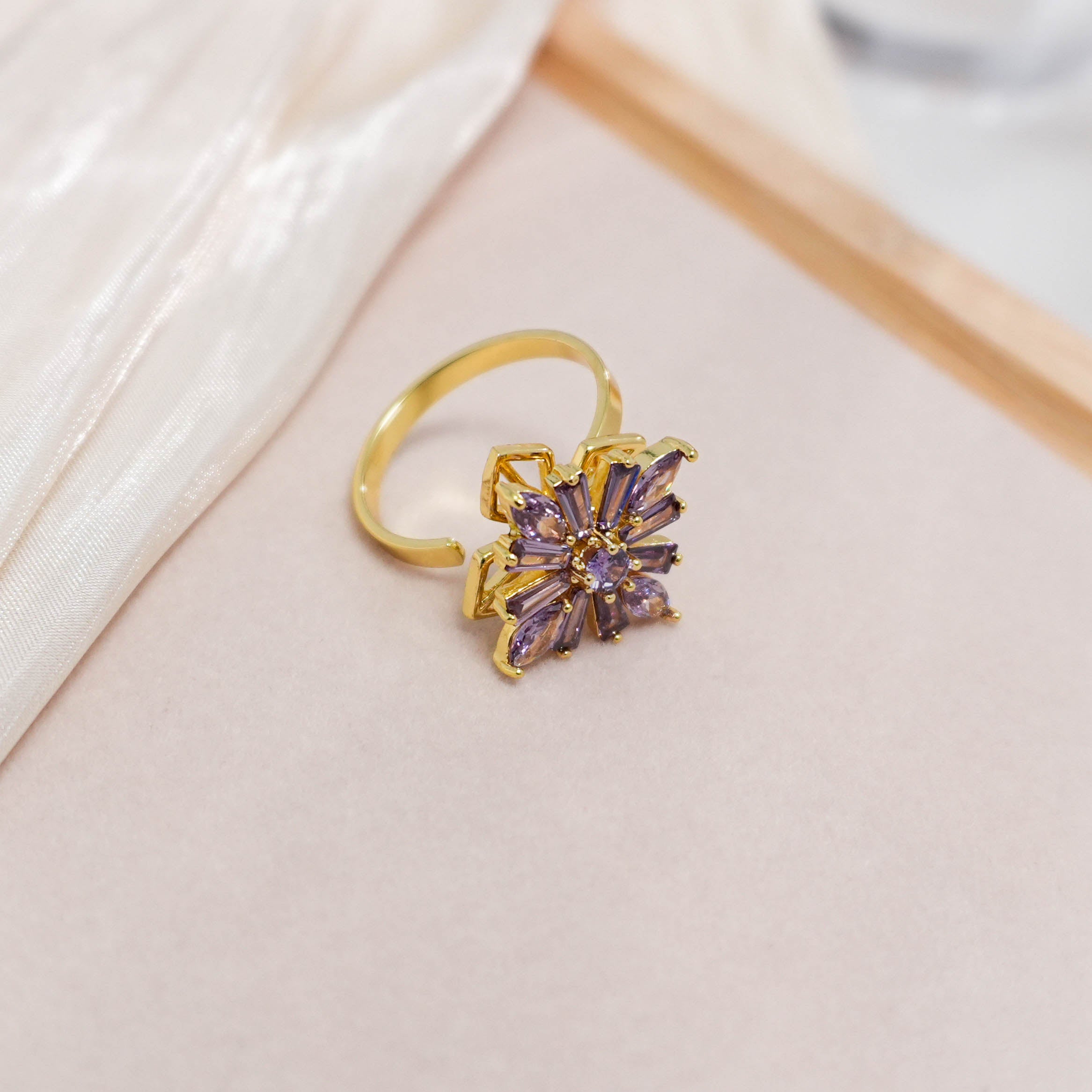 New 2025 Purple Blossom Spinner Ring – Rotating Four-Petal Fidget Ring for Anxiety Relief｜Square Floral Zirconia Design