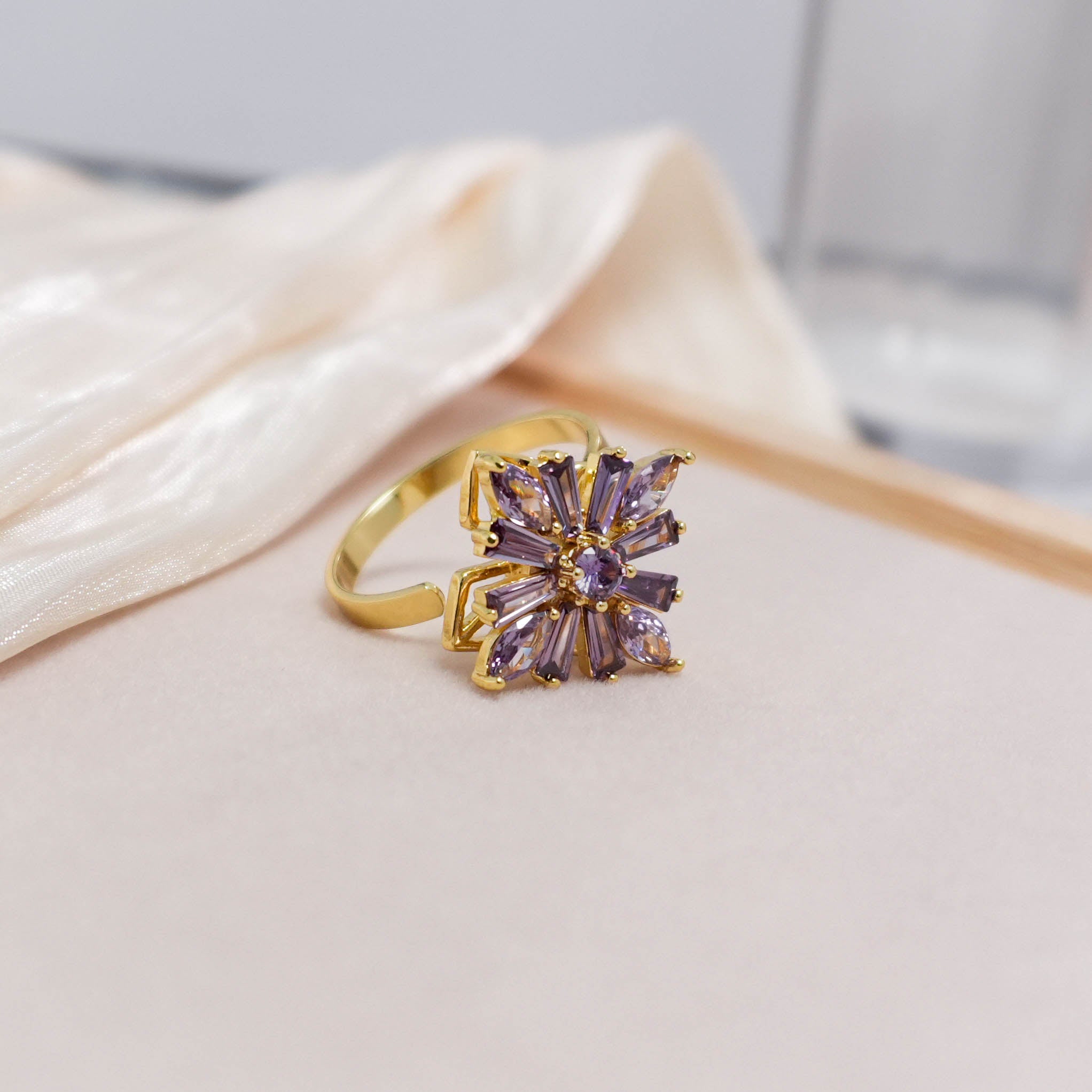 New 2025 Purple Blossom Spinner Ring – Rotating Four-Petal Fidget Ring for Anxiety Relief｜Square Floral Zirconia Design