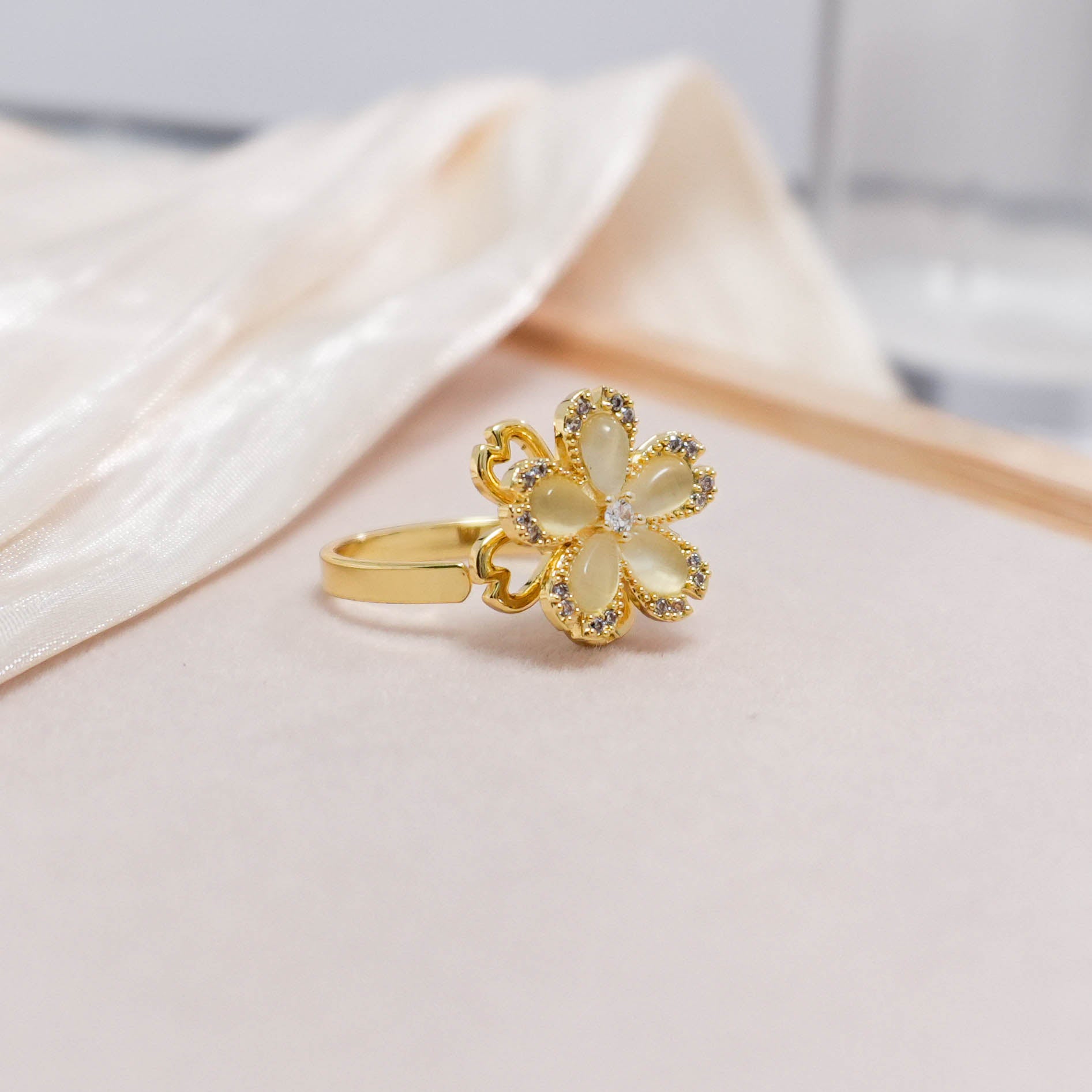 New 2025 Petal Ring Open Wrap Ring Anti-Anxiety Relief Ring Suitable for Men and Women