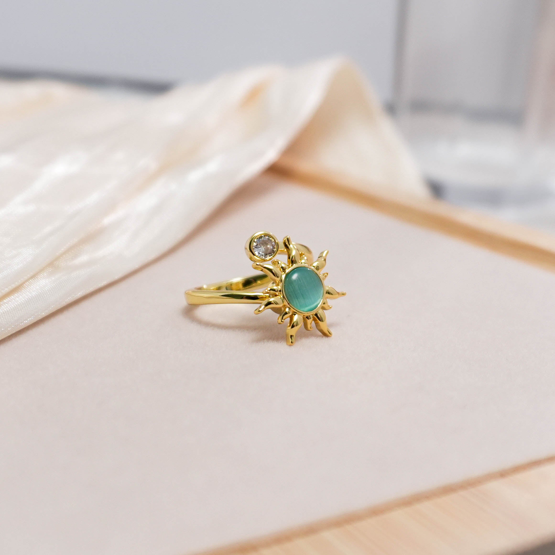 New 2025 Sunspinner Anxiety Ring - Golden Rotating Sunflower Ring for Stress Relief｜Adult Fidget Therapy Jewelry