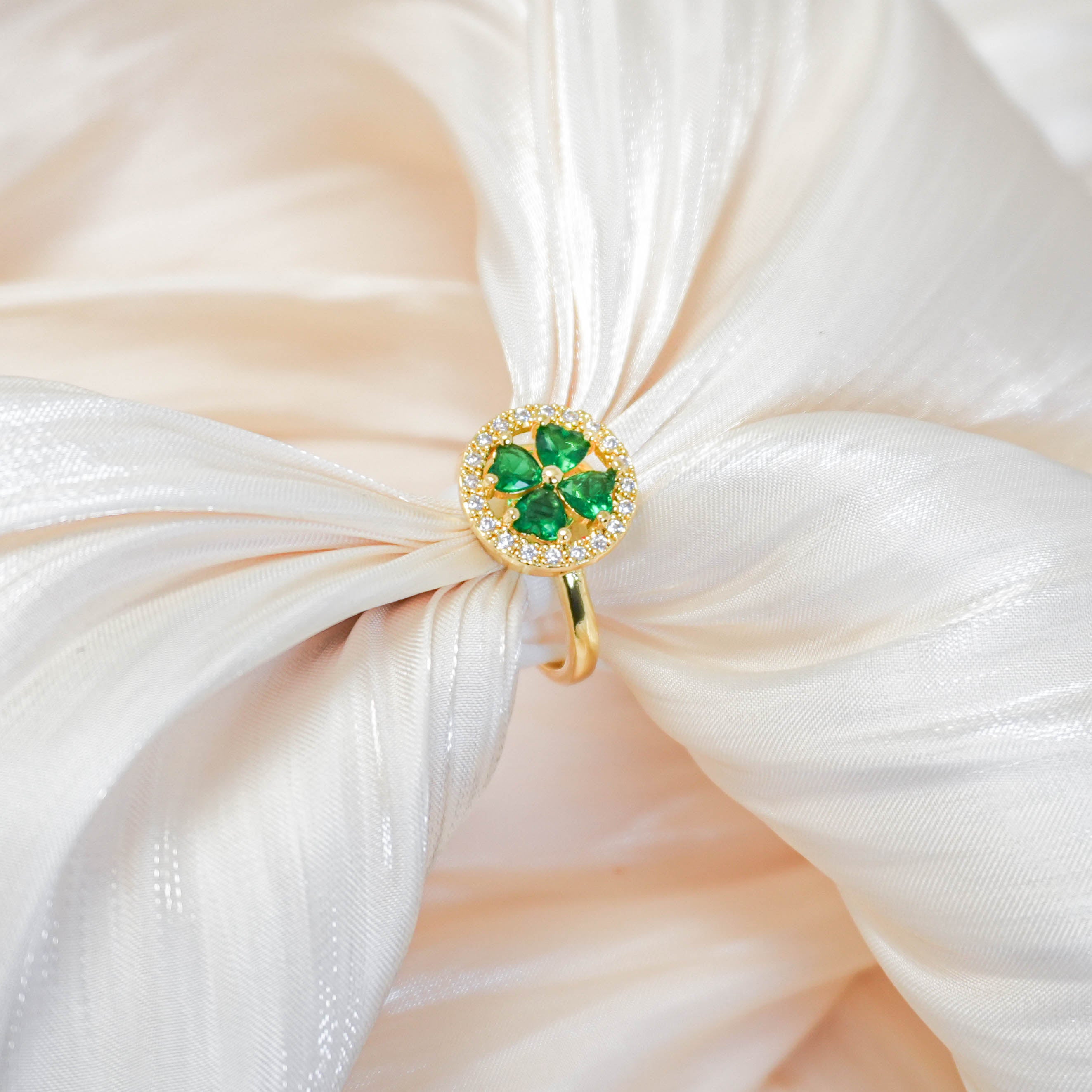 New 2025 Four Leaf Clover Ring – Rotating Ring,, Adult Fidgets for Anxiety and Stress, Lucky Clover Jewelry in Gold for Women & Men